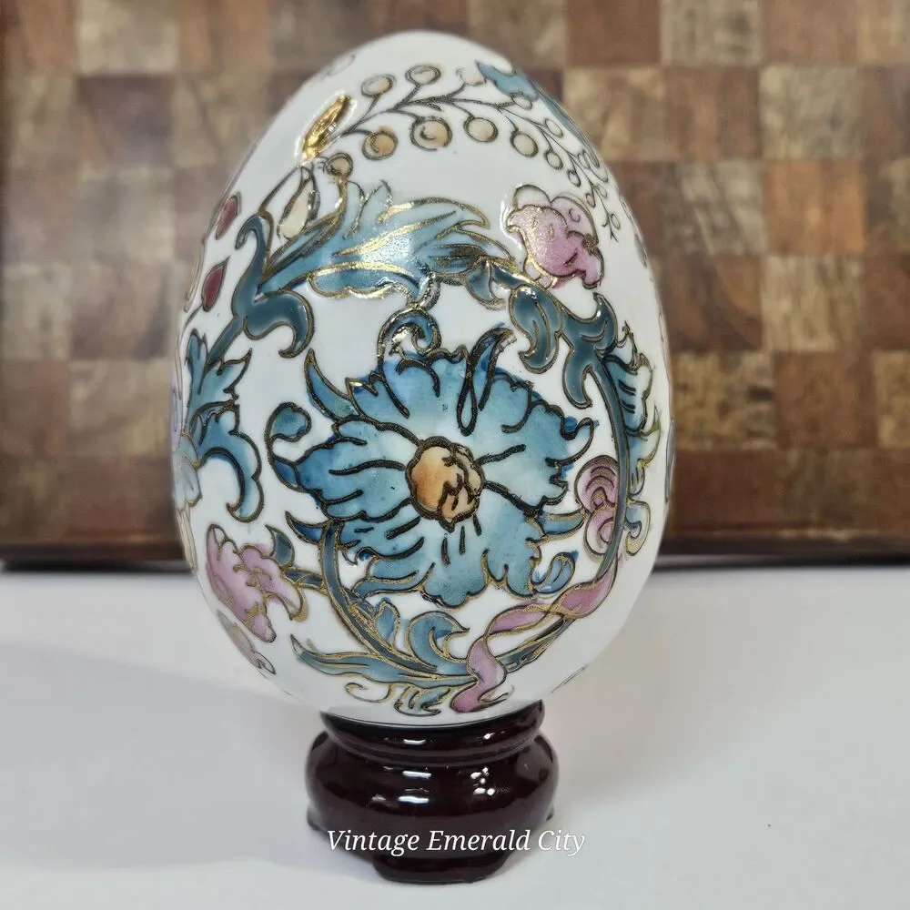 Vtg Chinese Asian Etched Hand Painted White Moriage Porcelain Egg Wooden Stand